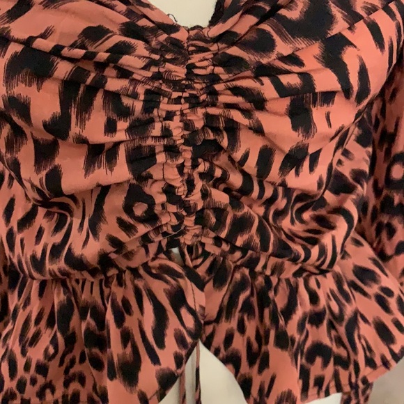 Nasty Gal leopard print top Size 4 - Picture 9 of 17